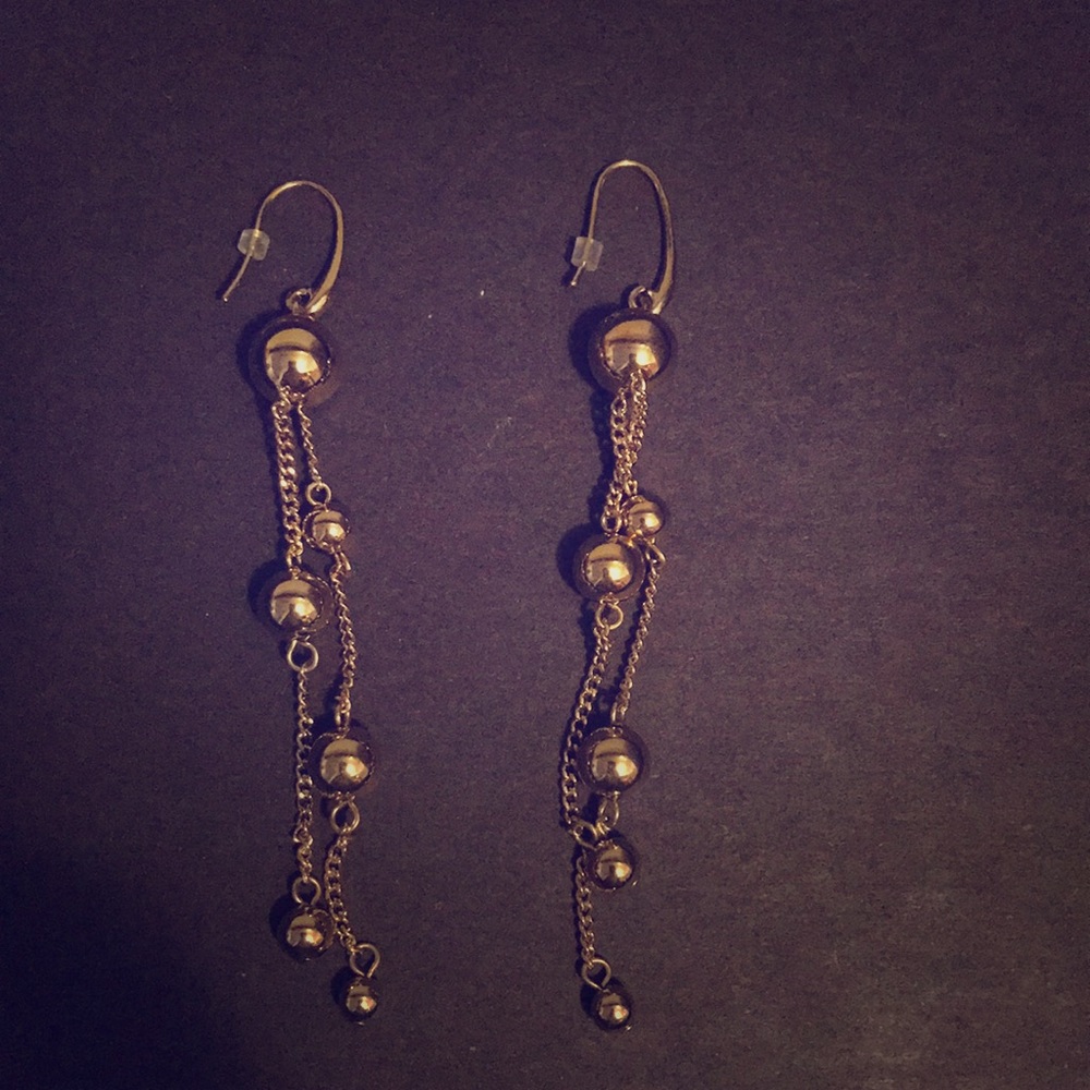 Gold drop earring
